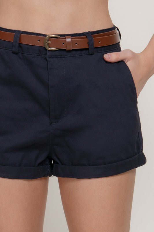 Tailored twill shorts with comfortable everyday fit