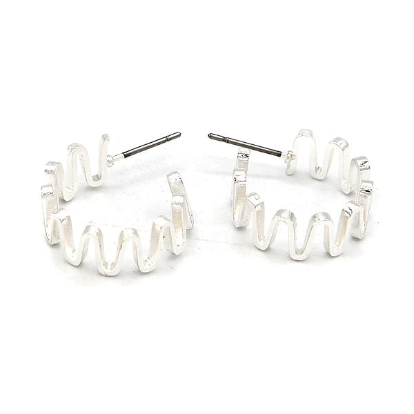 Everyday Wavy Hoops - Halemi & Co.