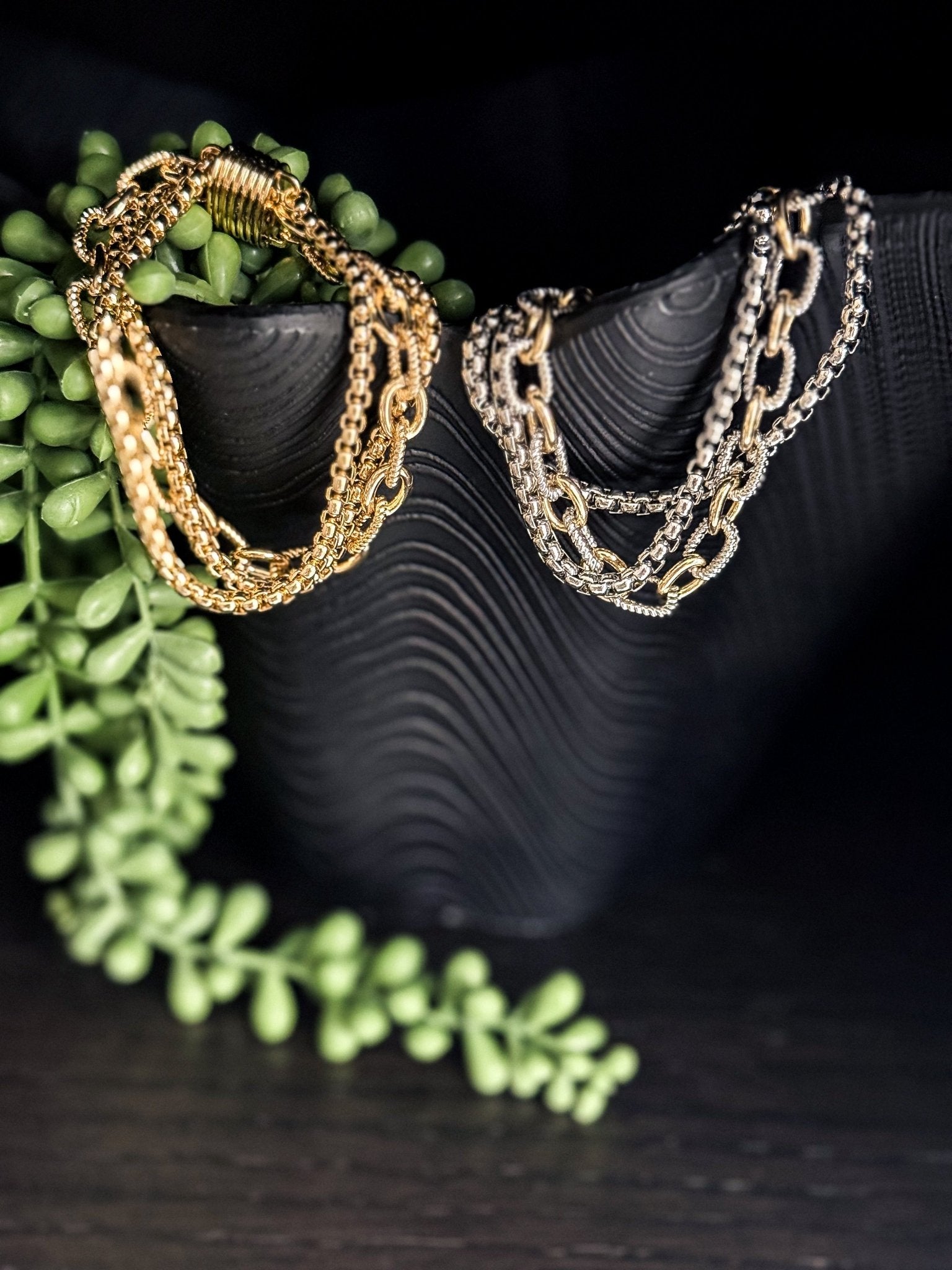 Luxe Link Magnetic Chain Bracelet - Halemi & Co.